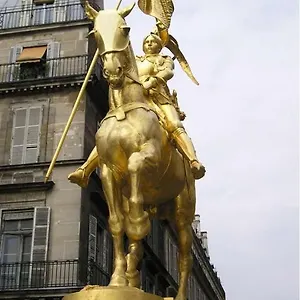 بيت ضيافة Jeanne D'arc, باكو